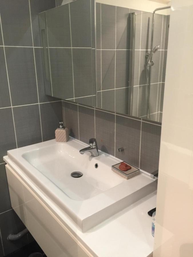 Private Bedrooms Near Eiffel Tower Paris Ngoại thất bức ảnh